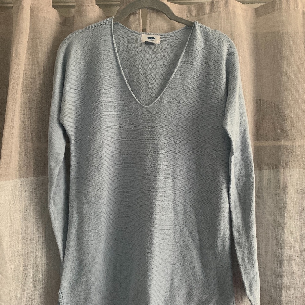 Buy one, get one 1/2 off ✨ Old Navy tunic style sweater.